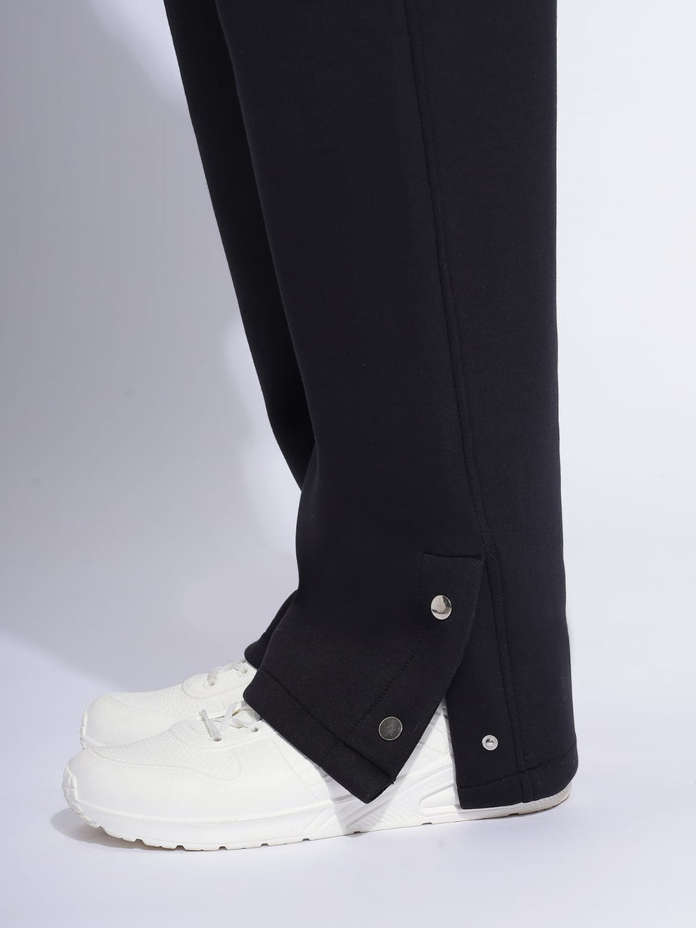 Cargo-Inspired Baggy Track Pants – Six Pocket Streetwear Vibe